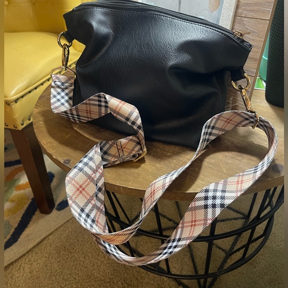 Handbags - Black Crossbody Good Condition